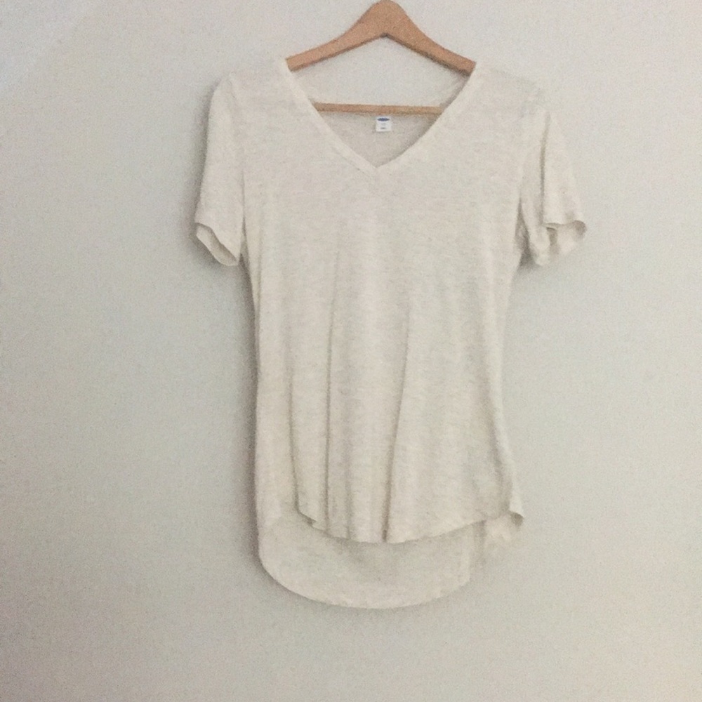 Women’s sparkly v-neck shirt.